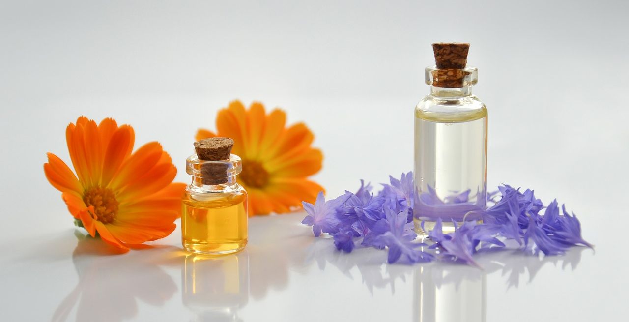 symbolic image: essential oils